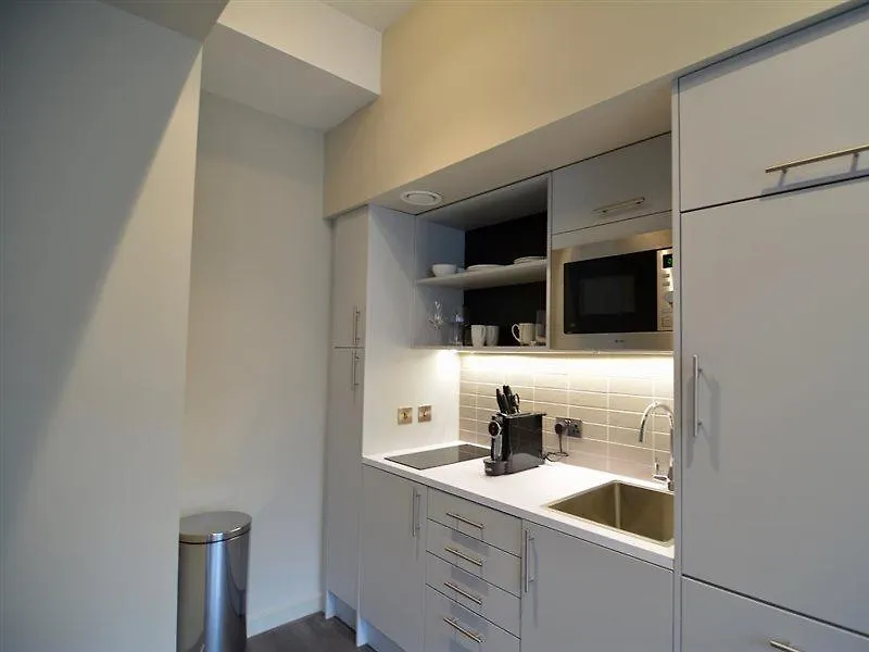Heeton Concept Aparthotel Edinburgh Queen Street 4*,  בריטניה