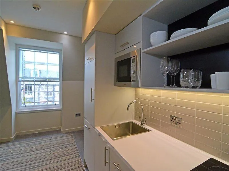 Heeton Concept Aparthotel Edinburgh Queen Street בריטניה