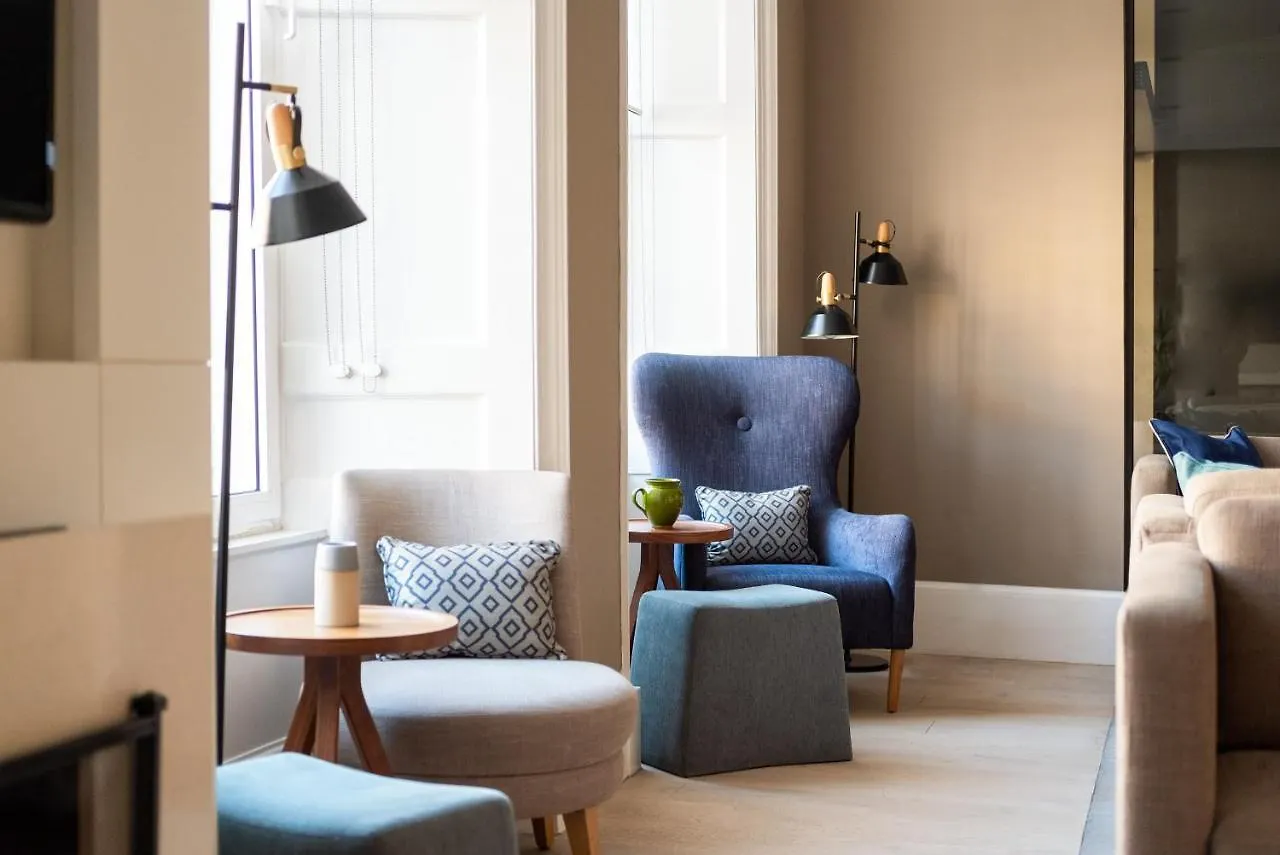 ****  Heeton Concept Aparthotel Edinburgh Queen Street בריטניה
