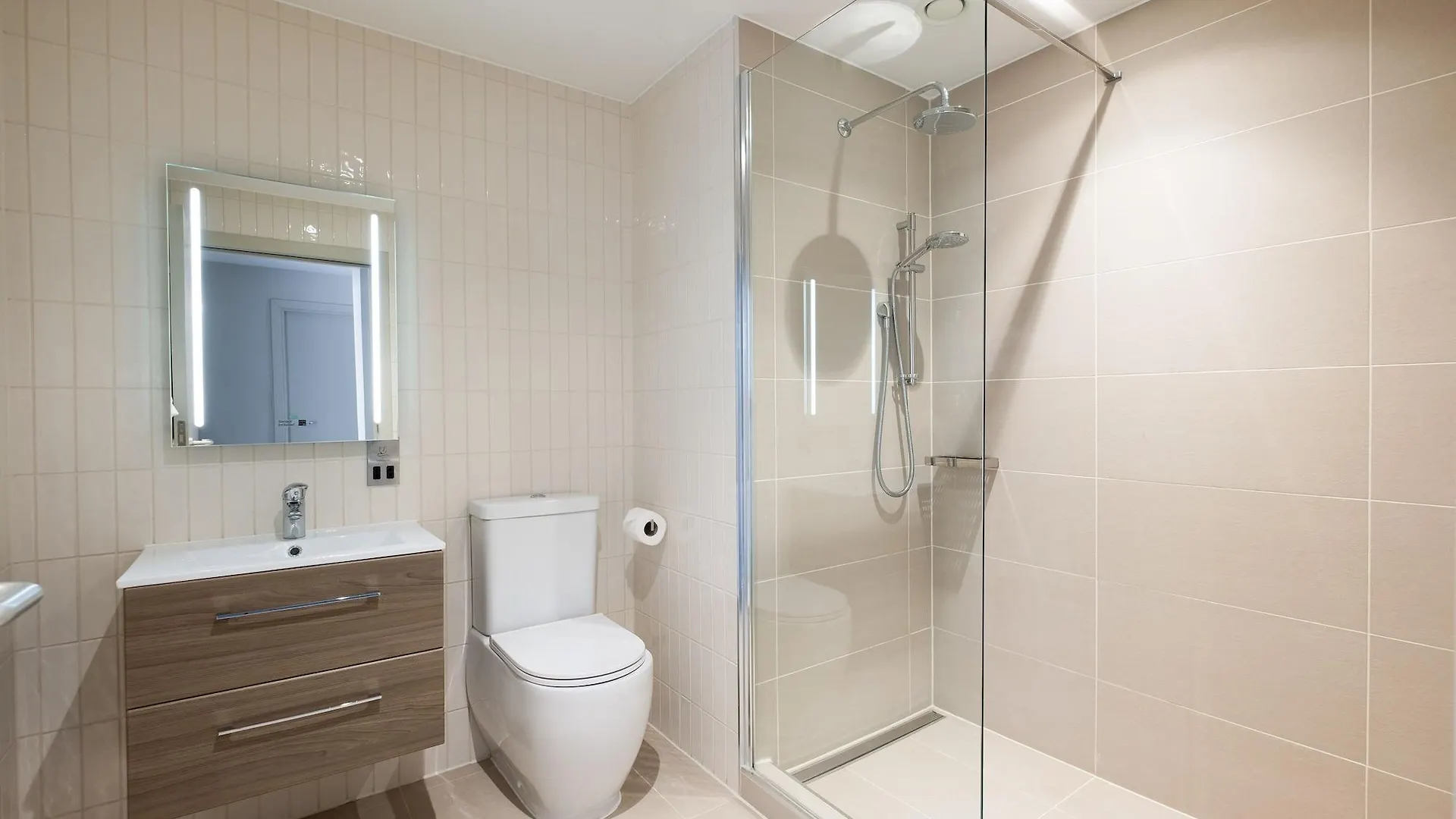 Heeton Concept Aparthotel Edinburgh Queen Street 4*,  בריטניה