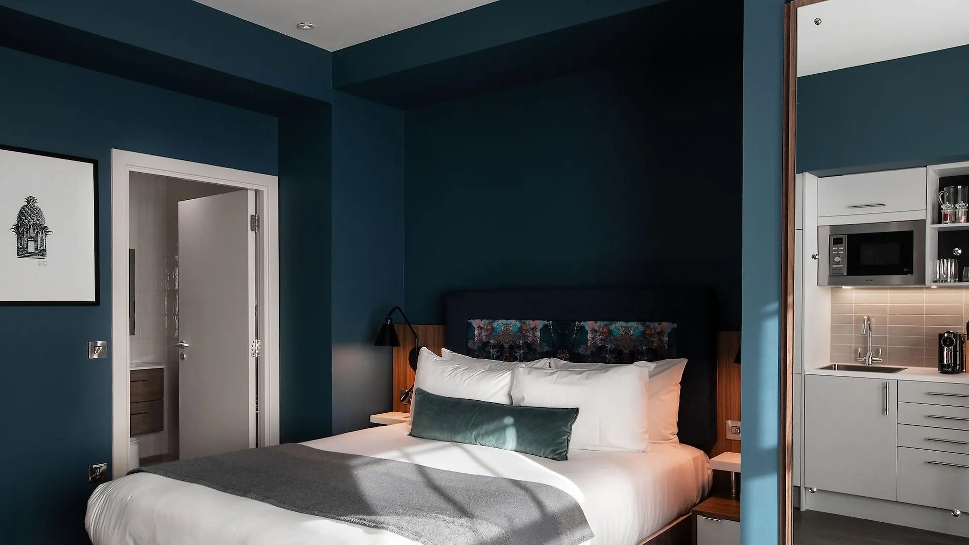 Heeton Concept Aparthotel Edinburgh Queen Street בריטניה