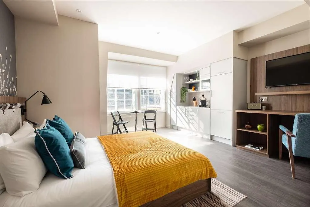 ****  Heeton Concept Aparthotel Edinburgh Queen Street בריטניה