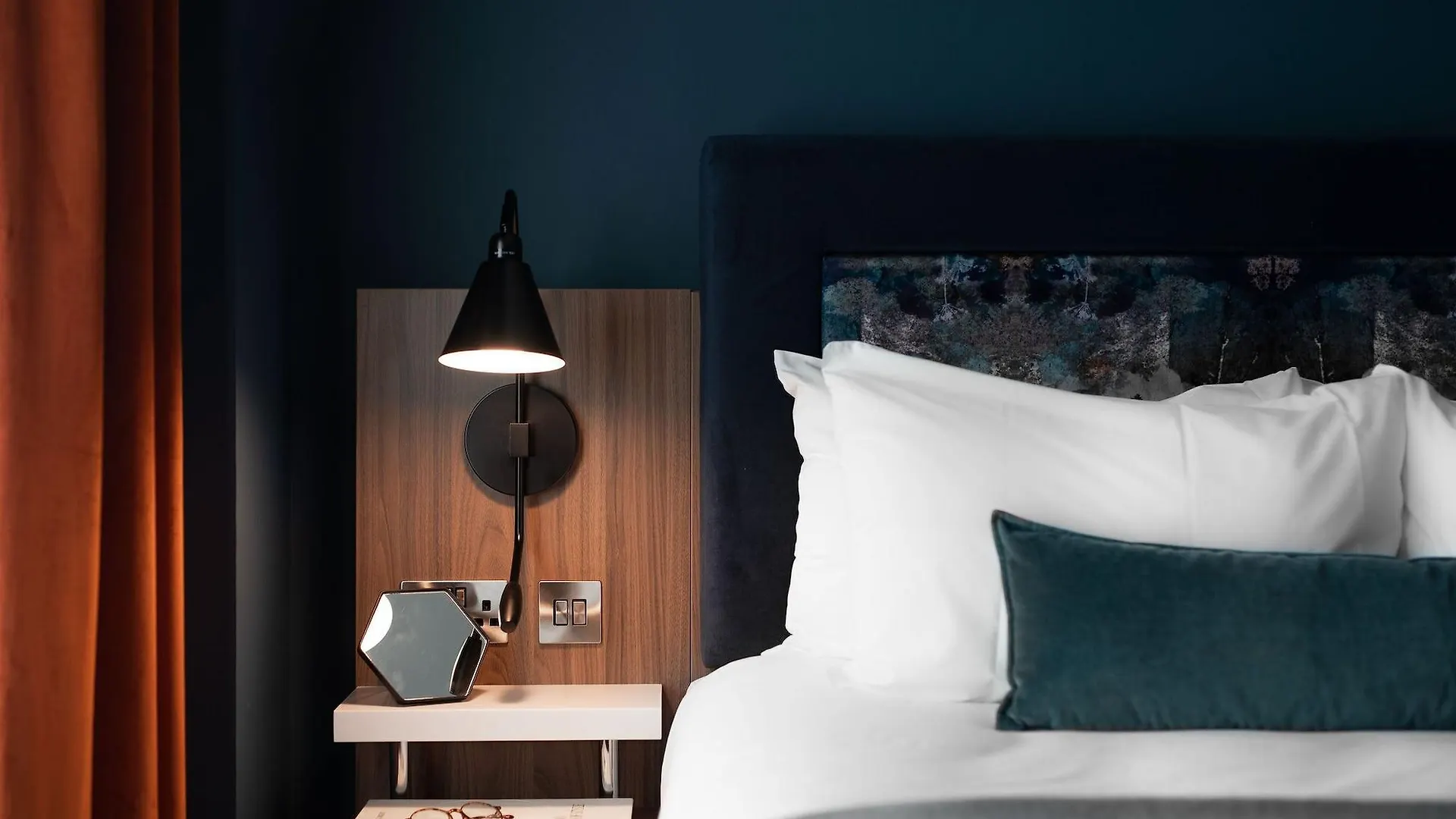 Heeton Concept Aparthotel Edinburgh Queen Street 4*,  United Kingdom